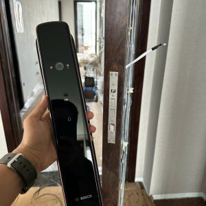 Khóa cửa thông minh Bosch EL800VF DE Face ID App WIFI