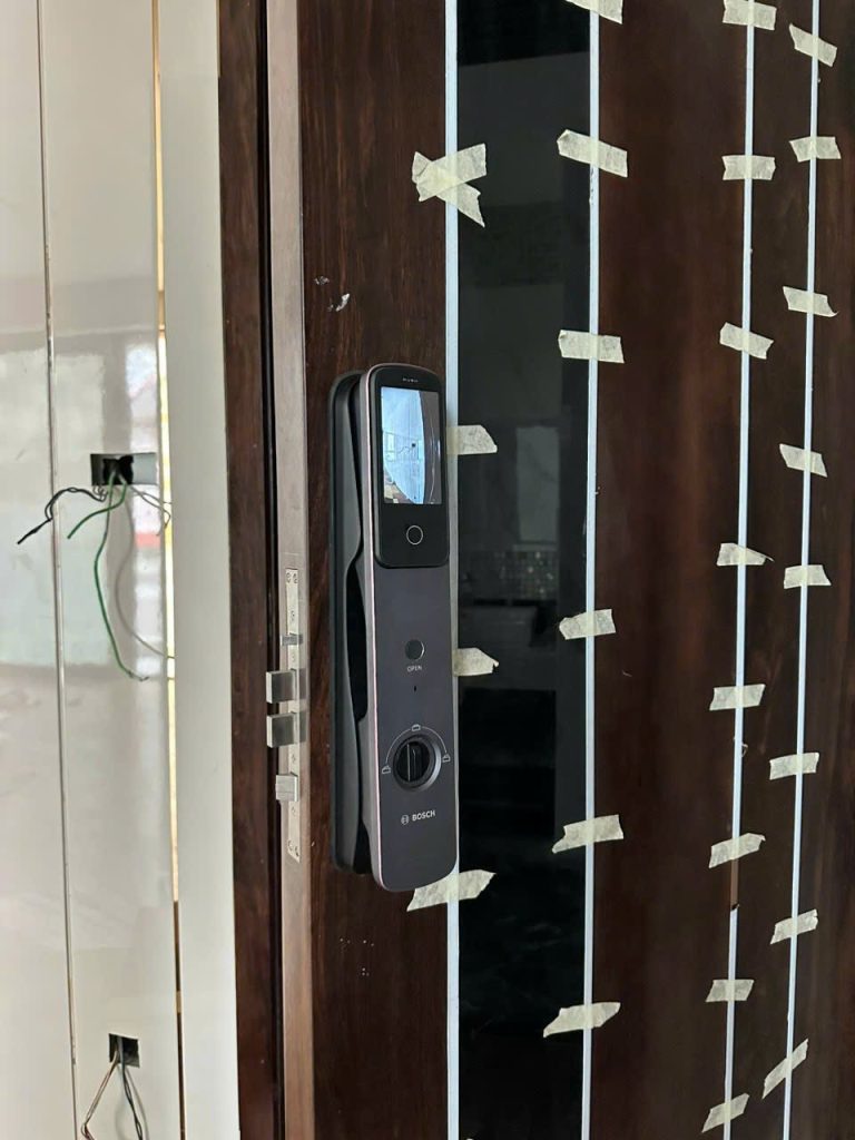Khóa cửa thông minh Bosch EL800VF DE Face ID App WIFI